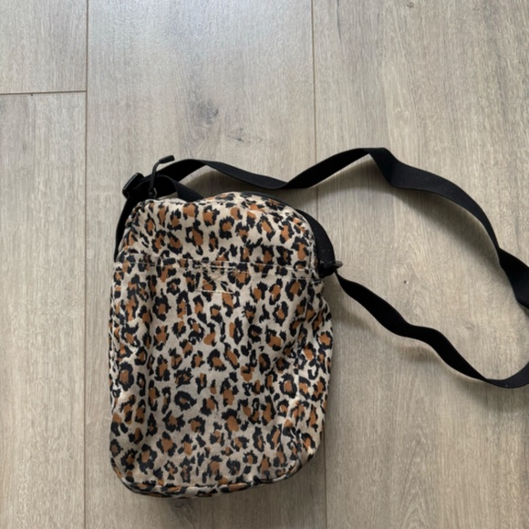 Nike - Leopard Canvas Crossbody Bag - Picture 2 of 2